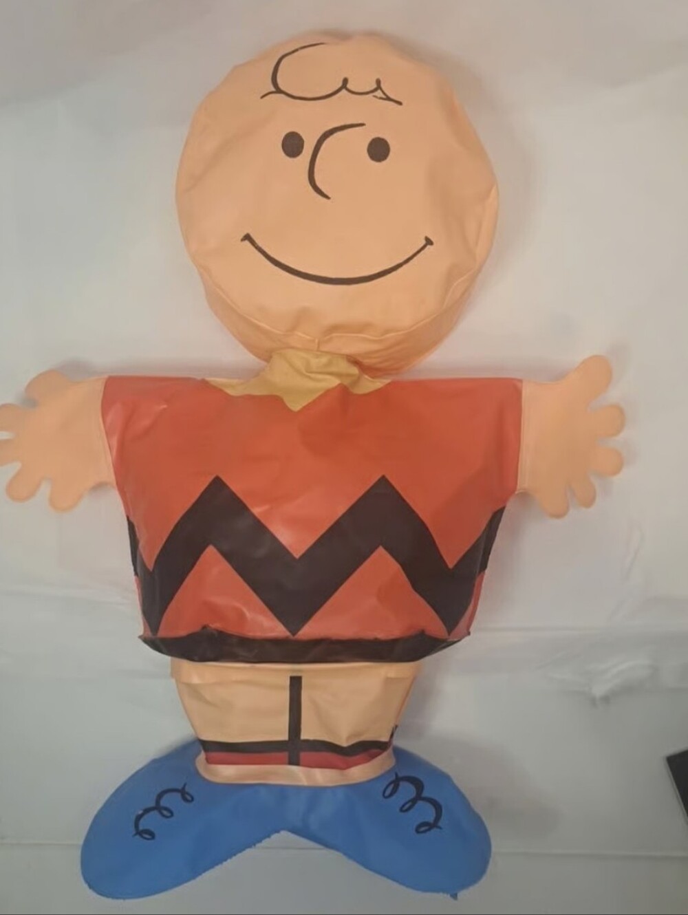 1969 CHARLIE BROWN Inflatable 16" Peanuts United Feature Syndicate-VINTAGE